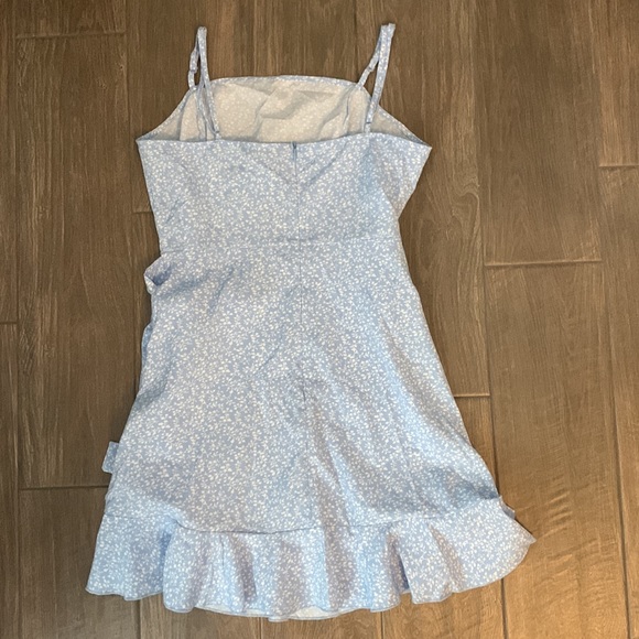 Spring dress - Picture 3 of 4